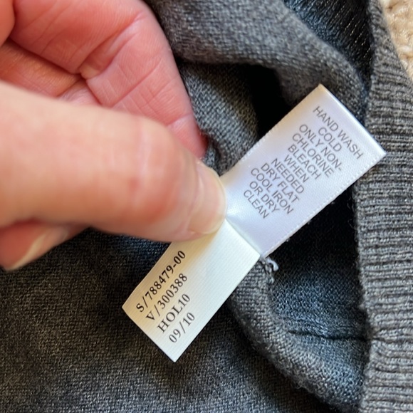 Banana Republic Extra Fine Merino Wool Grey Ruffled Tank  Size XS - Picture 3 of 7